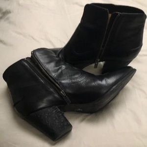 Frye booties size 10 black zip